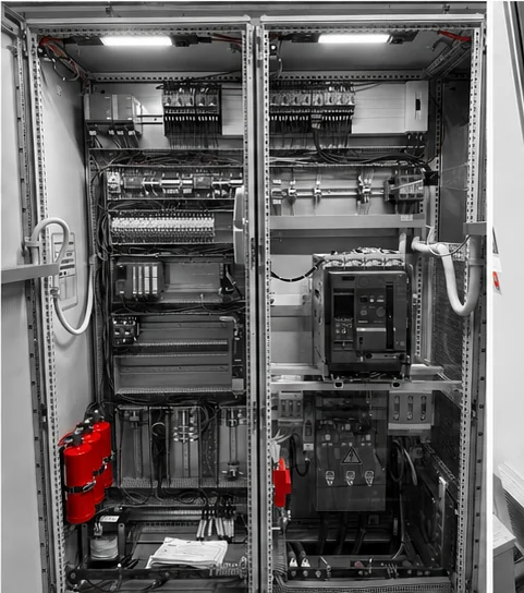 Système de détection et extinction incendie Reflexofeu installé dans une armoire électrique industrielle 2
